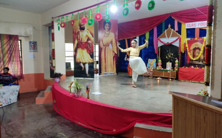 Dance for Gururashtakam