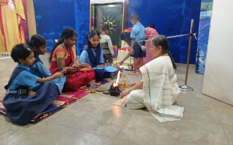 Performing Agnihotra