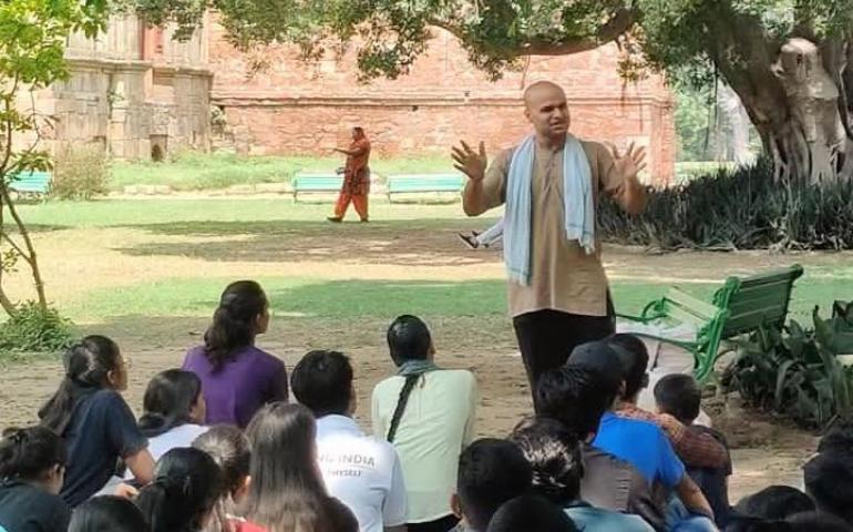 Shri Nikhil Yadav , Yuva Pramukh, Vivekananda Kendra  addressing the Youth Gathering