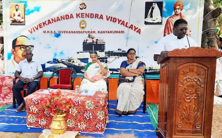 The Chief Guest Sri. Dr. S. Bhagavathi Perumal delivering the address