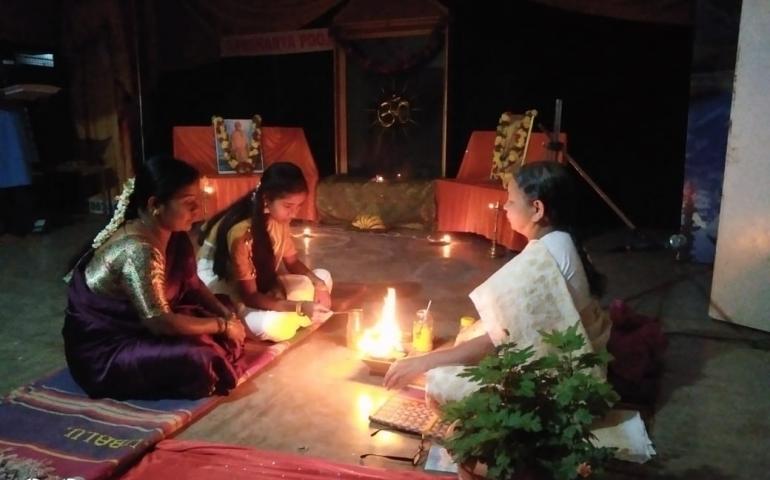 Performing Agnihotra