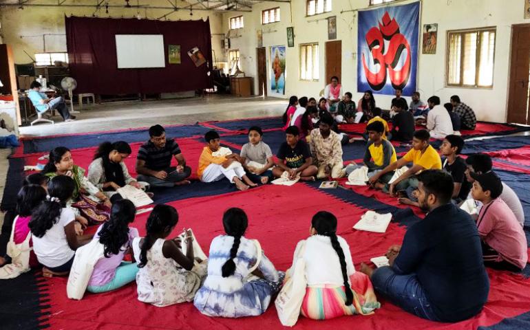 Group discussion in Samskar Varga Prashikshan Shibir