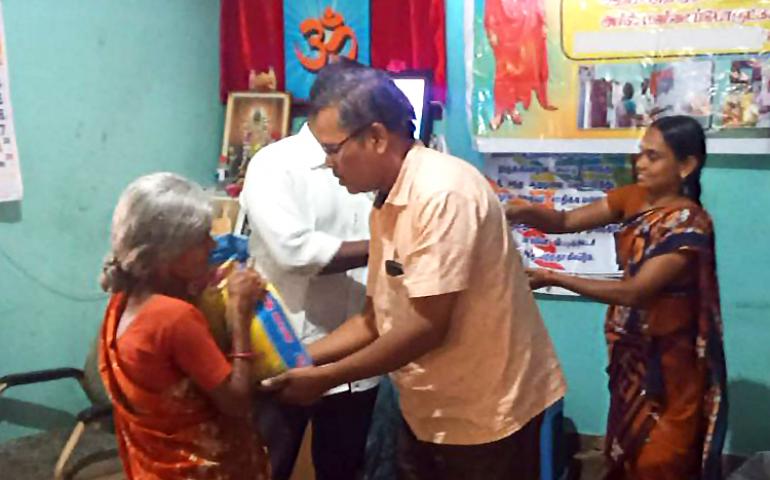 Grocery Items Distributed to Elderly people at Kovilpatti