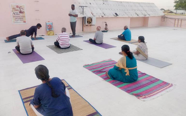 Yoga demonstration in Yoga Satra at Madurai