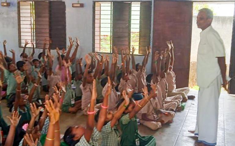 Sri Paramaguru ji interacting with students during Cultural Competitions