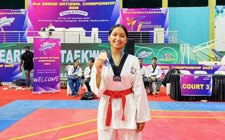 VKV Tinsukia student Kum. Juthika Gohain with her Bronze Medal