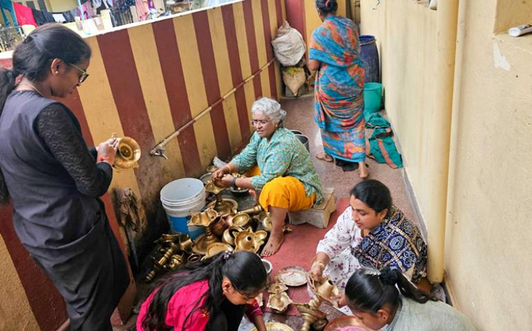 Karyakarthas Cleaning puja articles