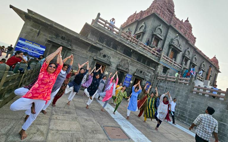 Kendra Darshana Bhraman by Karnataka Vibhag