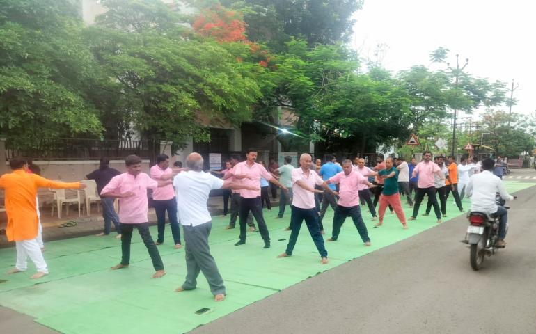 International Day of Yoga celebration at Maharashtra Prant (3)