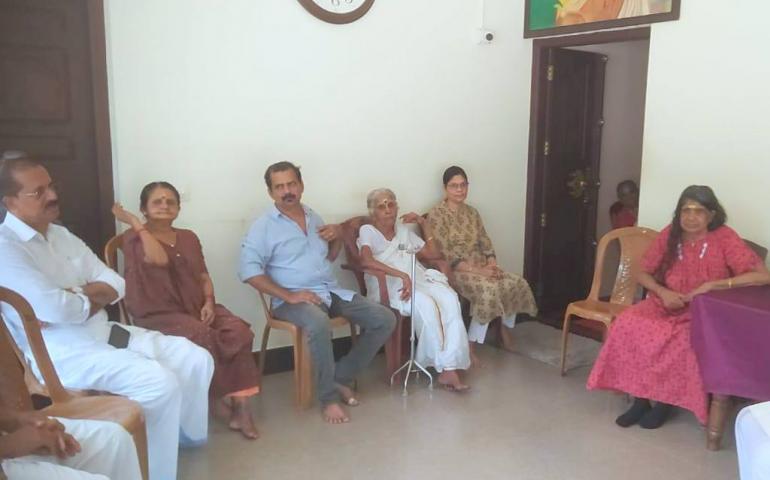 Viveka Vibhuti - Monthly Support to Needy People by VK-VVF Kodungallur
