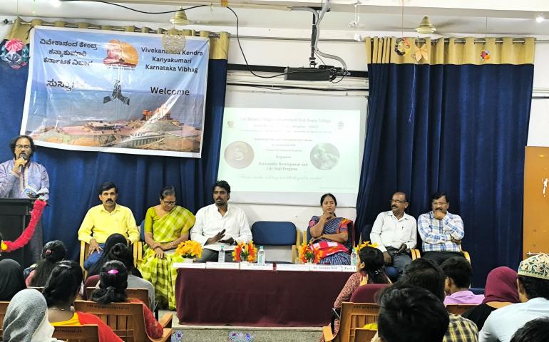 Swadhyaya Workshop and Prize Distribution Ceremony by VK RT Nagar