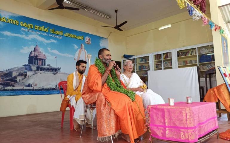 Juna Akhada Maha Mandaleshwar Swami Anandavanam Bharati Ji’s visit to VK-VVF Kodugallur