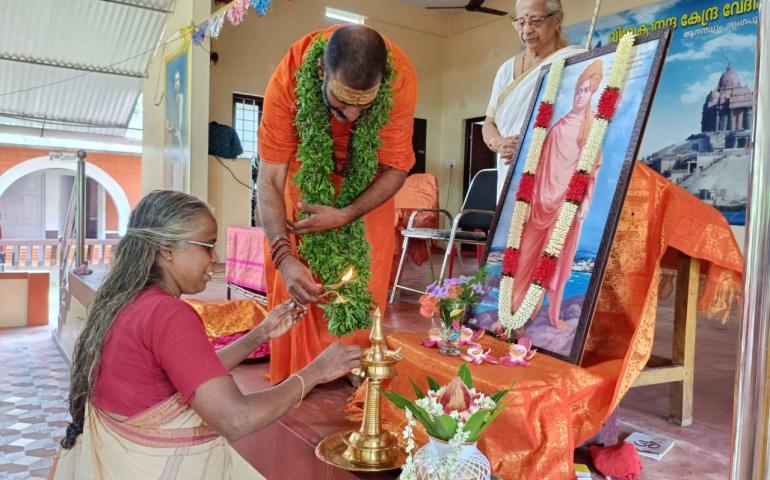 Juna Akhada Maha Mandaleshwar Swami Anandavanam Bharati Ji’s visit to VK-VVF Kodugallur