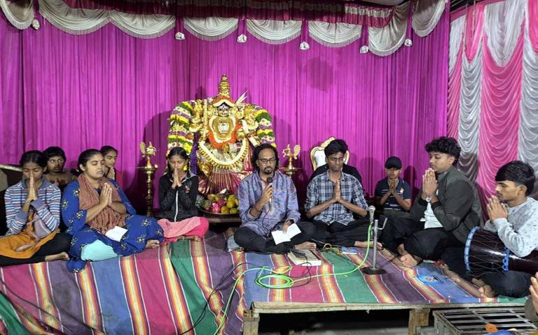 bhajan-sandhya-on-chowdeshwari-devi-jayanthi-at-rt-nagar