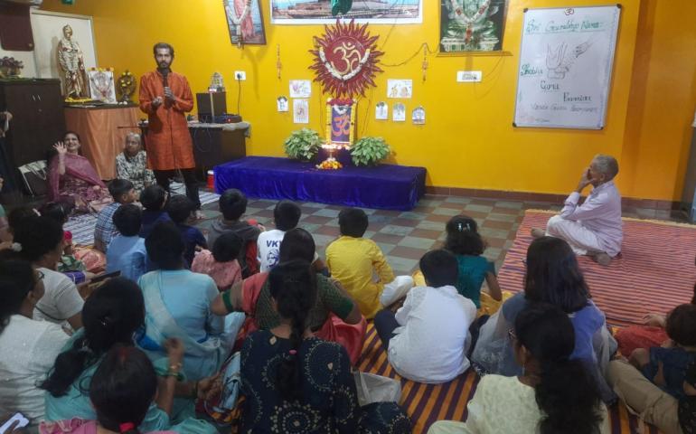 gurupurnima-celebration-at-vivekananda-school-of-yoga-in-hebbal