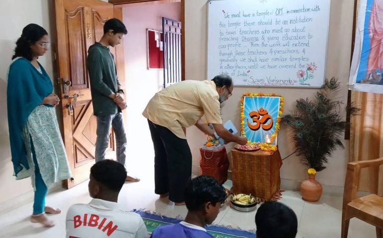 gurupurnima-celebration-at-thiruvananthapuram