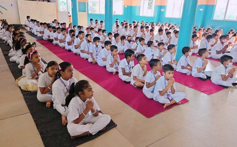 international-day-of-yoga-celebration-at-manikandeshwaram-school-in-thiruvananthapuram
