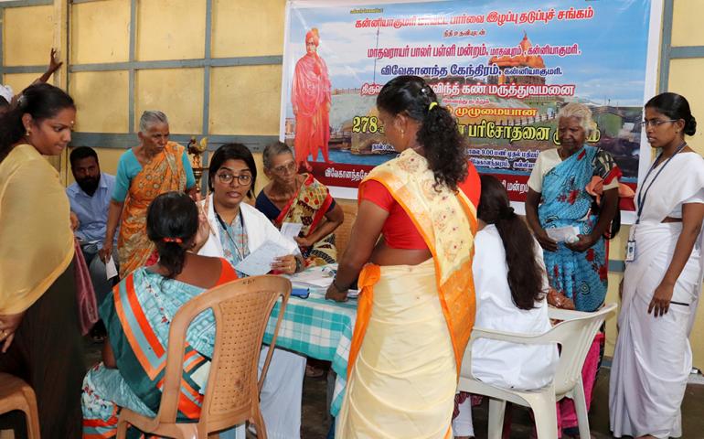 free-eye-screening-camp-by-vivekananda-kendra-rural-development-programme