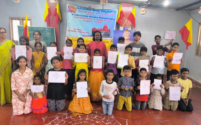 tulasi-rangoli-drawing-workshop-at-rt-nagar 01