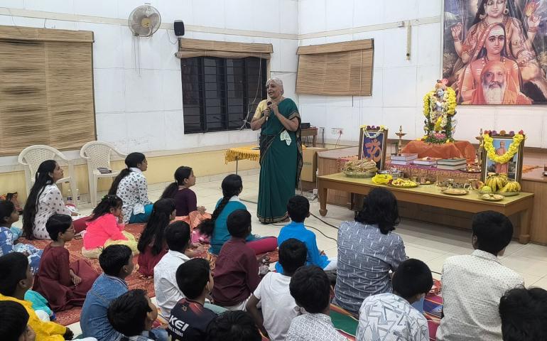 bhajan-sandhya-on-the-concluding-day-of-gita-parayana-saptaha-at-rt-nagar