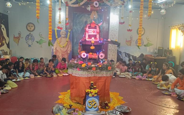 the-maha-shivaratri-festival-celebrated-at-r-t-nagar