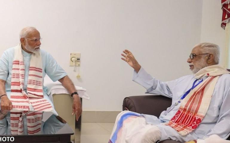 Mananeeya Shri Balakrishnan Ji with Honourable Prime Minister of India Shri Narendra Modi ji