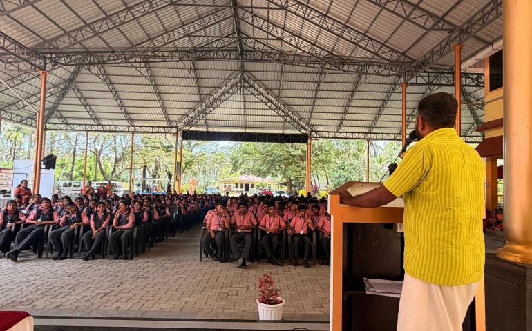 Universal Brotherhood Day Celebrated at Saraswathy Vidyanikethan Central School, Engandiyur, Keralam3