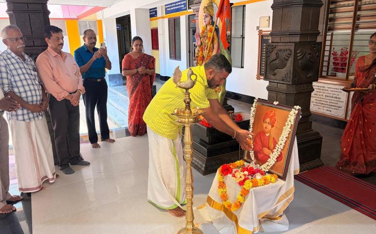 Universal Brotherhood Day Celebrated at Saraswathy Vidyanikethan Central School, Engandiyur, Keralam2