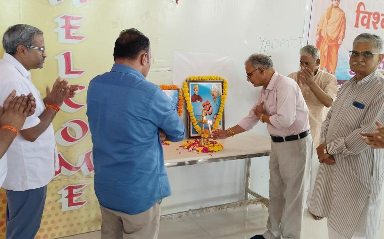 युवा संवाद कार्यक्रम का आयोजन विश्व बंधुत्व दिवस के अवसर पर शिवपुरी द्वारा 2