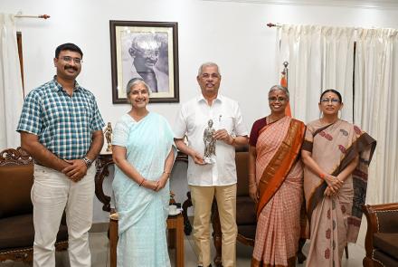 Vivekananda-Kendra-Delegation-Meets-Honourable-Governor-Of-Kerala