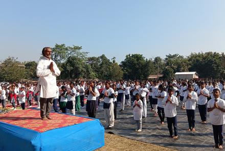 samuhik-surya-namaskar-organized-on-swami-vivekananda-jayanti-by-vknrl-hospital-and-vknrl-school-of-nursing 01