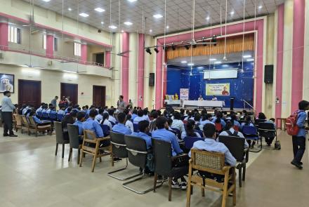 विश्व बंधुत्व दिवस का आयोजन महाकौशल कॉलेज, जबलपुर द्वारा